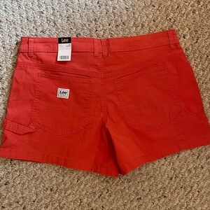 NWT Lee Women’s cargo shorts 14 Poppy red